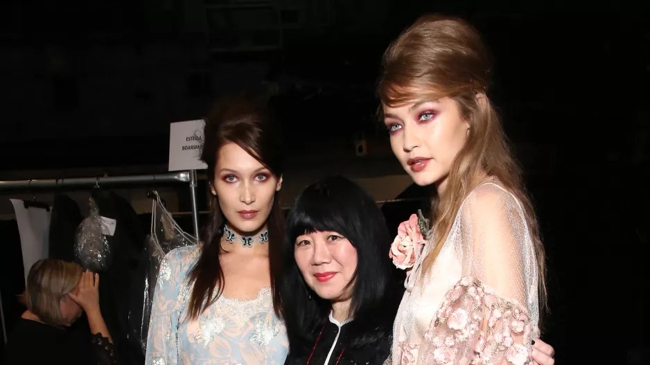 Bella a Gigi Hadid s designerkou Annou Sui